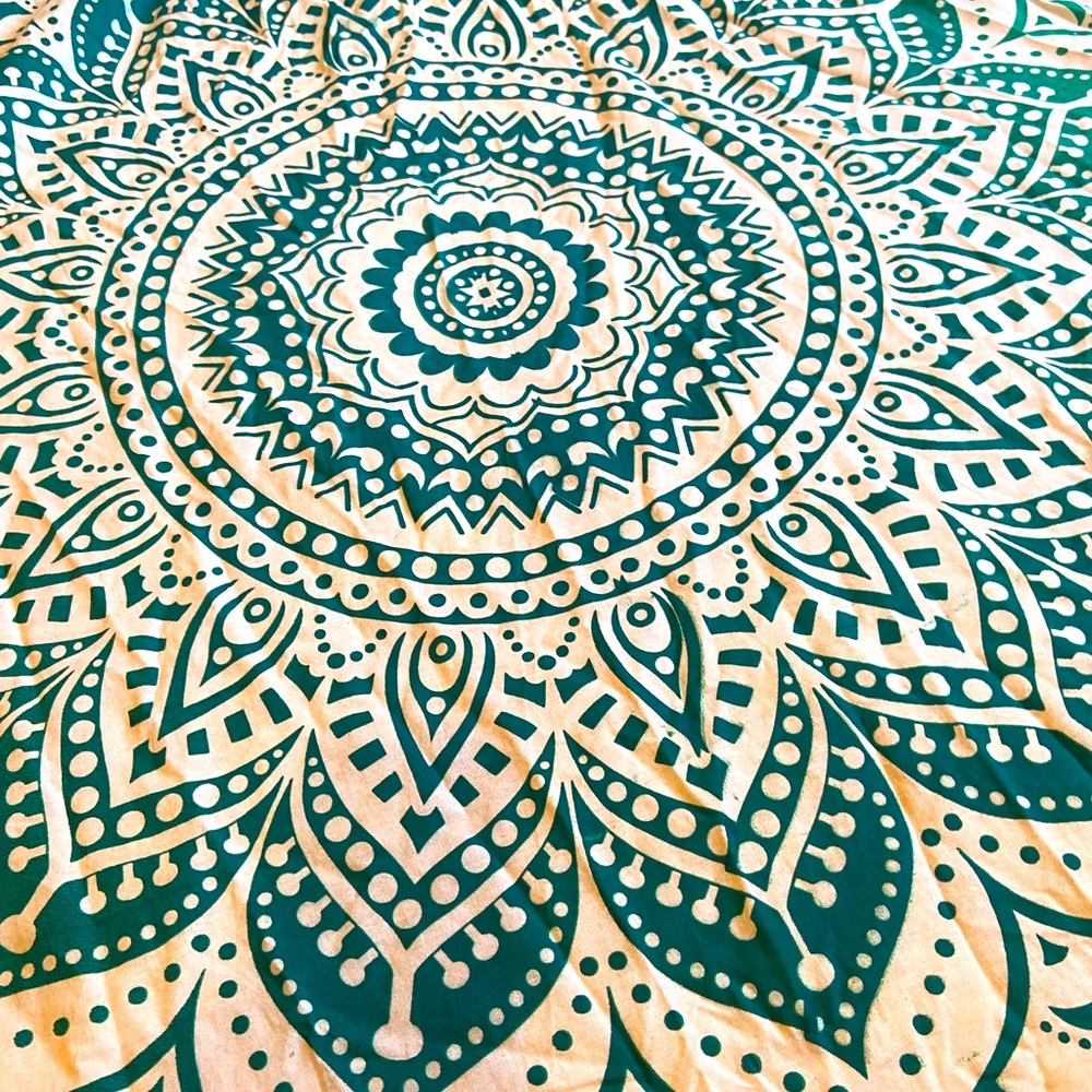 Mandala cloth or table cloth ?